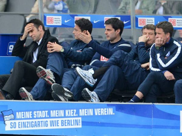 Flop: Hertha BSC Berlin Nach Babbel gelingt der Hertha mit Manager Preetz nichts mehr... Skibbe nur XY Spieltage im Amt, Rehhagel steigt mit der Hertha ab