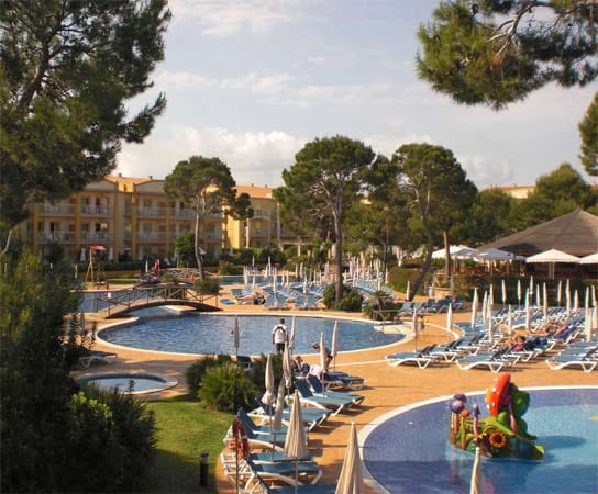 Im "Hotel Viva Mallorca" ist der Name ist Programm: Hier im sonnigen Norden Mallorcas lässt sich der Urlaub in gemütlicher Atmosphäre erleben.