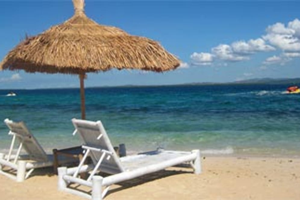 Die Urlaubssaison naht und Online-Kriminelle verstecken Trojaner in Mails, die Hotelbuchungen bestätigen.
