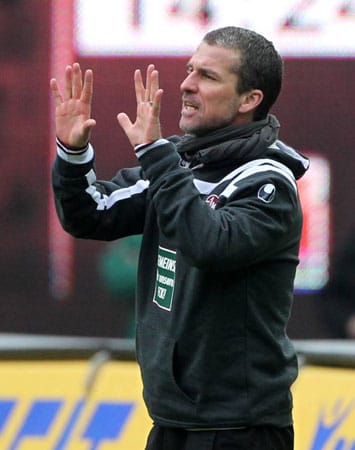 "Wenn man keine Leistung bringt, darf man sich auch mal beschimpfen lassen" - Trainer Marco Kurz vom 1. FC Kaiserslautern nach dem 0:4 im Derby beim FSV Mainz 05