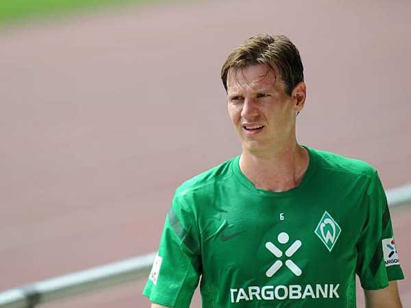 Nach insgesamt zwölf Jahren in Diensten der Grün-Weißen sagt auch Tim Borowski tschö. Der 32-Jährige muss sich nun überlegen, ob er jenseits von Werder Bremen noch einmal angreifen will.