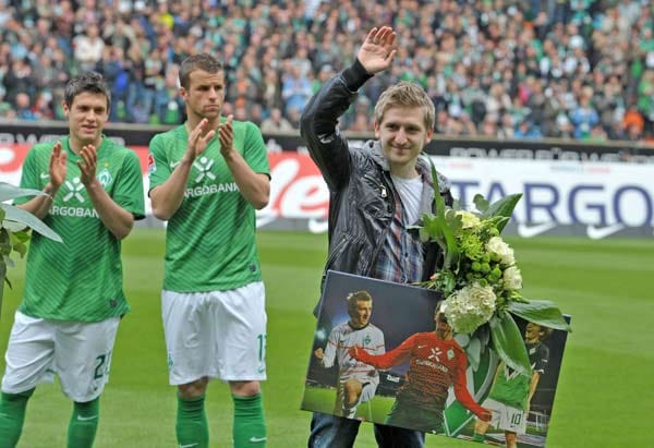 Einen überraschenden Karrieresprung macht Marko Marin. Werder Bremens Flügelflitzer steht in der kommenden Saison im exklusiven Kader des englischen Premier-League-Klubs FC Chelsea.