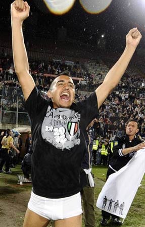 Juventus Turin, Italien: Sechs Jahre nach dem Zwangsabstieg und neun Jahre nach dem letzten Titel ist Juventus Turin wieder italienischer Meister. Am vorletzten Spieltag der Serie A sicherte sich der italienische Rekordchampion vorzeitig seinen 28. Scudetto.