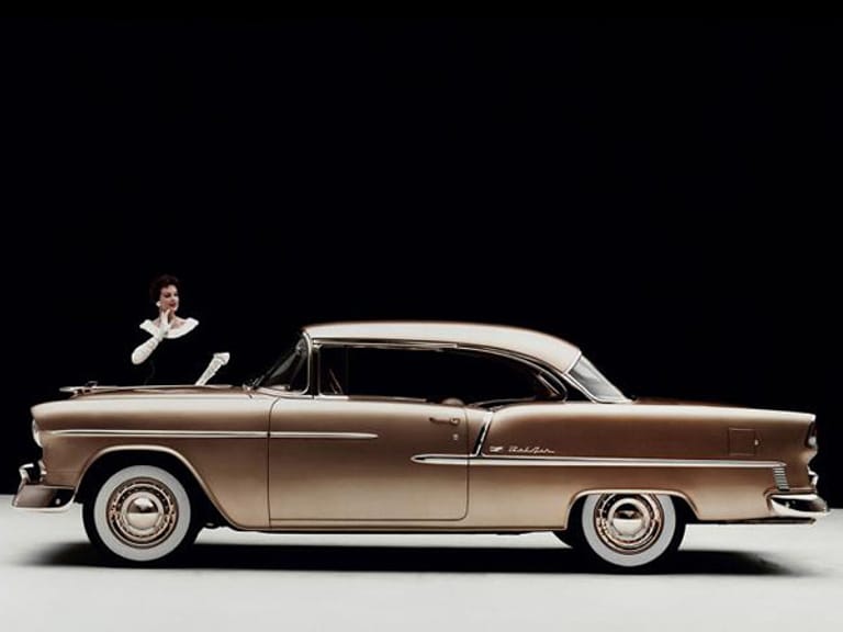 Platz 23, Chevrolet Bel Air: Der Hersteller läutete in den 1950ern „die goldene Ära des Fahrzeugdesigns“ ein.