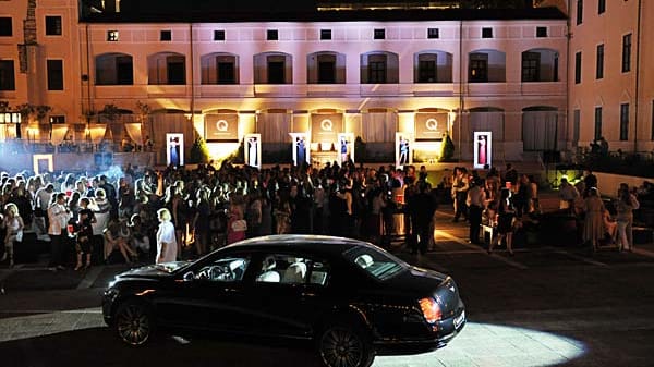 Für seine Kunden in Griechenland hat Quintessentially eine Sommerparty ausgerichtet.