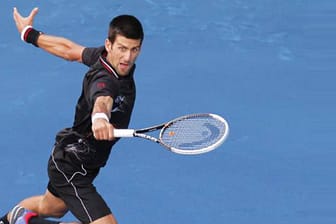 Novak Djokovic spielt in Madrid auf ungewöhnlichem blauen Sand.