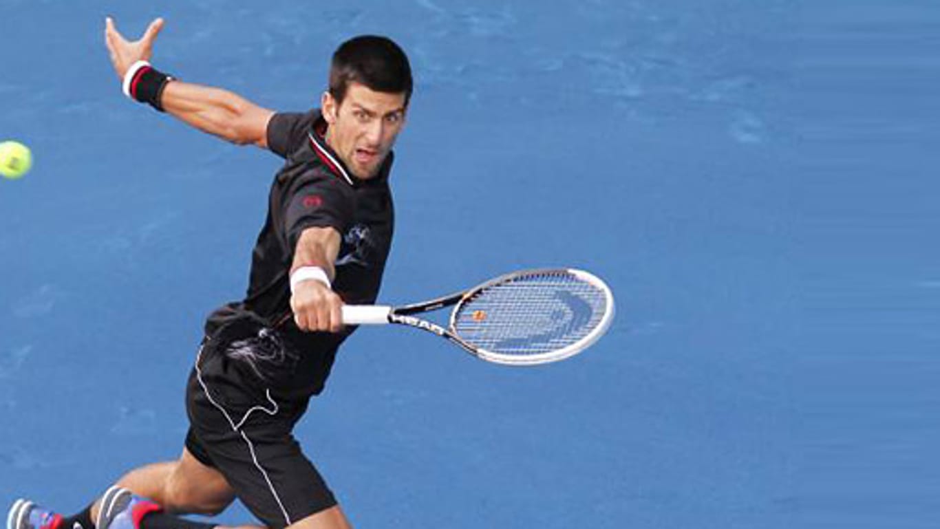 Novak Djokovic spielt in Madrid auf ungewöhnlichem blauen Sand.