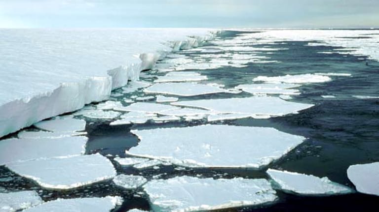 Das Filchner-Ronne-Schelfeis in der Antarktis: In den nächsten Jahrzehnten droht dort ein verheerender Eisrutsch - eine Auswirkung des Klimawandels.