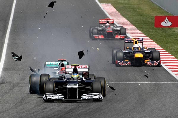 Der Moment, der das Rennende für Schumacher und Senna bedeutet.