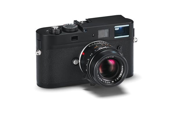 Mit einem Wert von bis zu 10.000 ISO gelingen mit der Leica M Monochrom auch Aufnahmen unter schlechten Lichtverhältnissen, so der Hersteller. Beim Fokussieren muss man allerdings Hand anlegen - einen Autofokus besitzt die Kamera nicht.