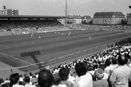 Vor dem Umbau wird das Inventar des "Sechzger"-Stadions versteigert.