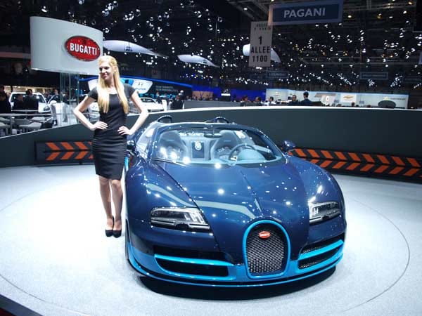 Auf dem diesjährigen Auto Salon in Genf feierte der offene Bugatti "Veyron" mit der Zusatzbezeichnung "Grand Sport Vitesse" seine Weltpremiere und war eines der meistbewunderten Exponate. Genauer gesagt, waren es gleich zwei …