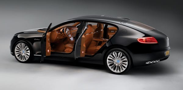 Auf Hochtouren läuft derweil bereits die Entwicklung des Nachfolgemodells "Galibier". Die Limousine soll in Sachen Luxus, aber bei der Leistung wie der "Veyron" alle Konkurrenten in den Schatten stellen und nach der Einstellung des "Veyron" an den Start gehen.