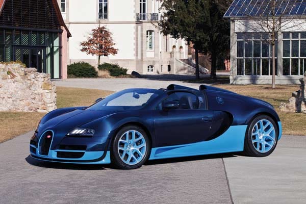 Deutlich geruhsamer geht es am Geburtsort des Bugatti "Veyron" im französischen Molsheim zu. Hier, nahe des Straßburger Flughafens, am Rande des 10.000 Einwohnerortes baute der Namensgründer Ettore Bugatti schon seit Anfang des vorherigen Jahrhunderts seine legendären und inzwischen nahezu unbezahlbaren Automobilen.