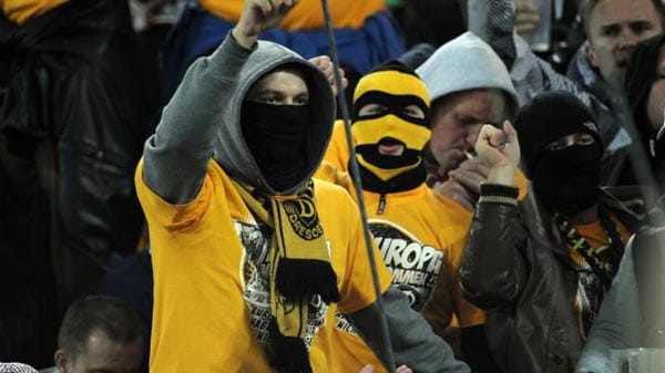 25. Oktober 2011: Anhänger von Dynamo Dresden werfen beim DFB-Pokalspiel bei Borussia Dortmund ständig Böller und Raketen. Der DFB schließt den Klub daraufhin für die nächste Saison vom DFB-Pokal aus, später wird Dynamo begnadigt.