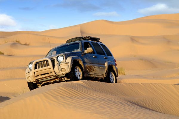 Offroad- Rally in der Wüste: Wide Open Exkursion bietet zum Beispiel Auto-Rallys durch den Staub Baja Californias in Mexiko. Passend für jeden Männertyp gibt es Mehrtagestouren und kurze Trips, je nachdem wie lange er dem Sand im Getriebe und den äußersten Anforderungen dieses Off Road-Erlebnisses Stand halten kann. Offroad- Rally in der Wüste: Wide Open Exkursion bietet zum Beispiel Auto-Rallys durch den Staub Baja Californias in Mexiko. Passend für jeden Männertyp gibt es Mehrtagestouren und kurze Trips, je nachdem wie lange er dem Sand im Getriebe und den äußersten Anforderungen dieses Off Road-Erlebnisses Stand halten kann.