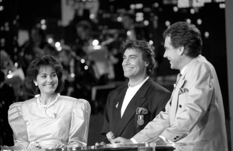 Sänger und Schauspieler Roy Black mit Paola und Kurt Felix bei der Fernsehshow "Verstehen Sie Spaß?" im Jahr 1985