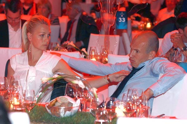 Ähnlich erging es Arjen Robben, hier mit Frau Bernadien.