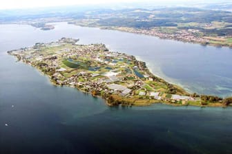 Die Insel Reichenau aus der Vogelperspektive: Gerade mal 4,3 Quadratkilometer Fläche besitzt das Eiland.