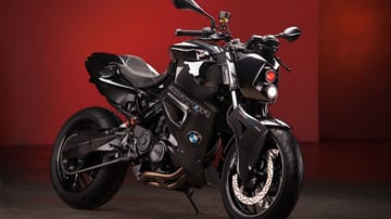 "Vilner Custom Bike Predator": Insgesamt dauerte der Umbau des BMW F 800 R sechs Monate. Die Veredler von Vilner haben das Basismodell um 17 Details aus Kohlenstoff und Chrom erweitert.