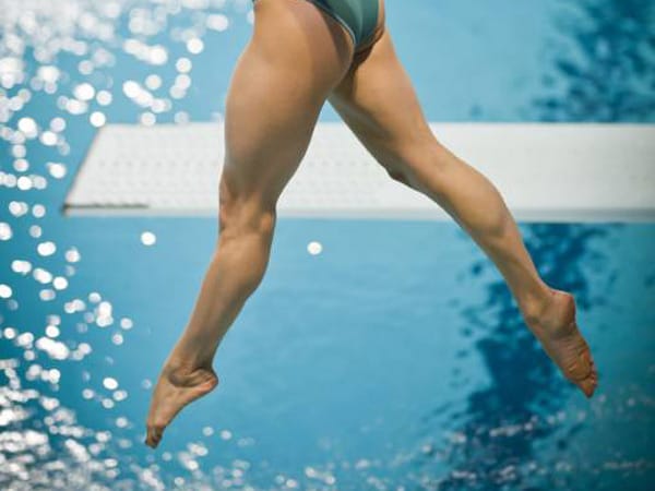 Tania Cagnotto kann übers Wasser gehen! So sieht es zumindest bei der Turmspringerin beim Sprung vom Ein-Meter-Brett bei den Schwimm-Europameisterschaften in Eindhoven aus.