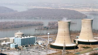 Atomkraftwerk Three Mile Island bei Harrisburg im US-Staat Pennsylvania, USA. Als sich die Nachtschicht am späten Abend des 27. März 1979 im Kernkraftwerk Three Mile Island zur Arbeit meldet, deutete noch nichts auf das nahende Drama hin.