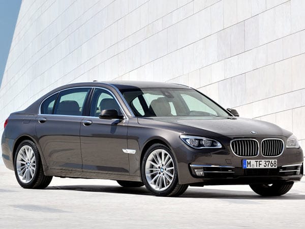 Mit optischen Änderungen hat sich BMW beim Facelift wieder mal zurückgehalten. Aber: "Wir haben den 7er BMW so gründlich überarbeitet wie noch nie zuvor", so Dr. Robert Kahlenberg, Projektleiter für die Modellpflege.