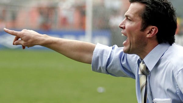 Lothar Matthäus engagiert sich gerne an der Seitenlinie.