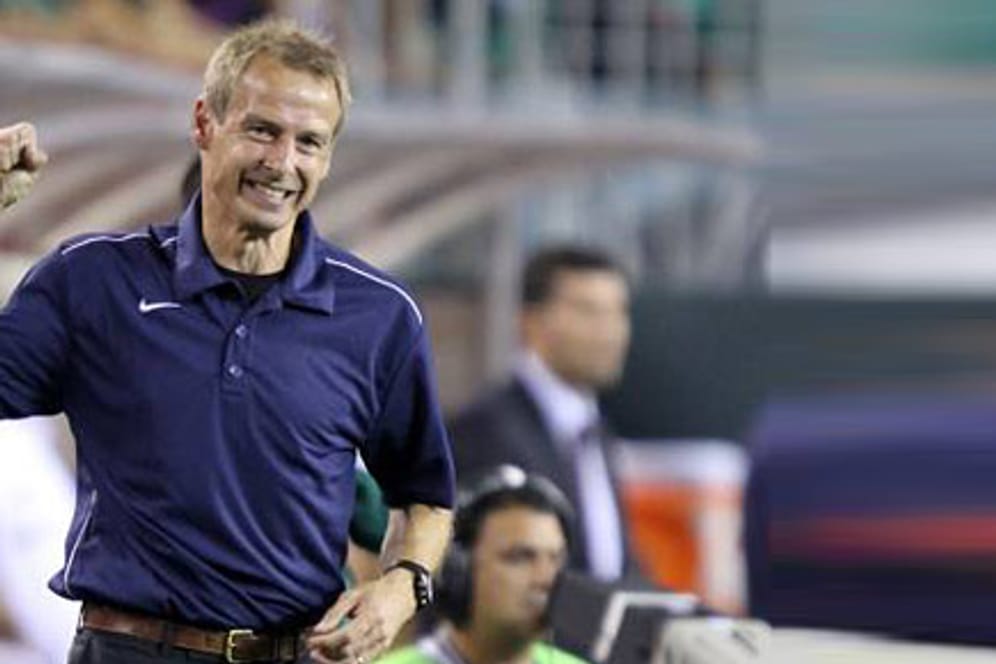 US-Coach Jürgen Klinsmann freut sich über die Erfolge mit seinen Jungs.