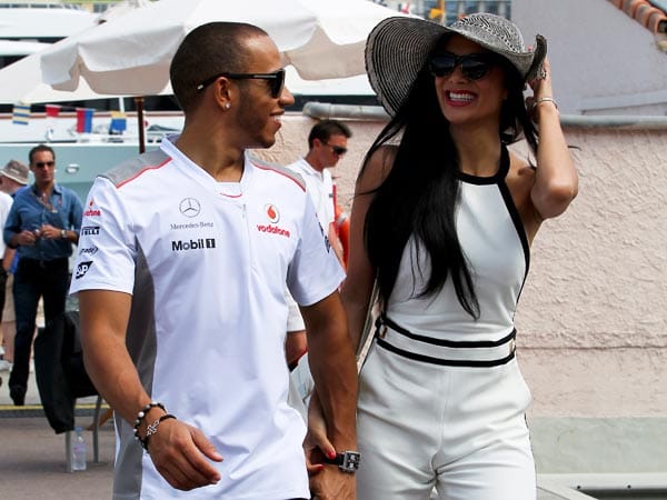 Lewis Hamilton und seine frühere Freundin Nicole Scherzinger Hand in Hand.