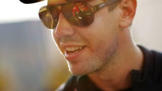 Vor dem Rennen hat Sebastian Vettel trotz seines miesen Qualifyings wieder gut lachen.