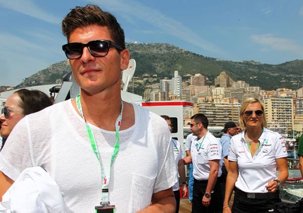 Sunnyboy Mario Gomez - wie immer bestens frisiert. Sunnyboy Mario Gomez - wie immer bestens frisiert.