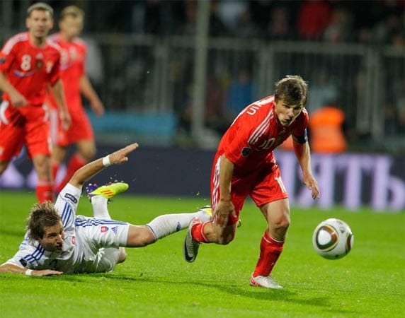 Russland: Das Viertelfinale ist auf alle Fälle machbar. Und dann? Wird’s schwer, weil ein Gegner aus der deutschen Gruppe wartet. Aber 2008 hatte auch niemand damit gerechnet, dass die Russen die Niederländer heimschicken. Titelchance: *** Russland: Das Viertelfinale ist auf alle Fälle machbar. Und dann? Wird’s schwer, weil ein Gegner aus der deutschen Gruppe wartet. Aber 2008 hatte auch niemand damit gerechnet, dass die Russen die Niederländer heimschicken. Titelchance: ***