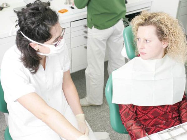 Gespräch beim Zahnarzt