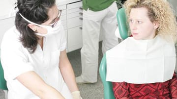 Gespräch beim Zahnarzt