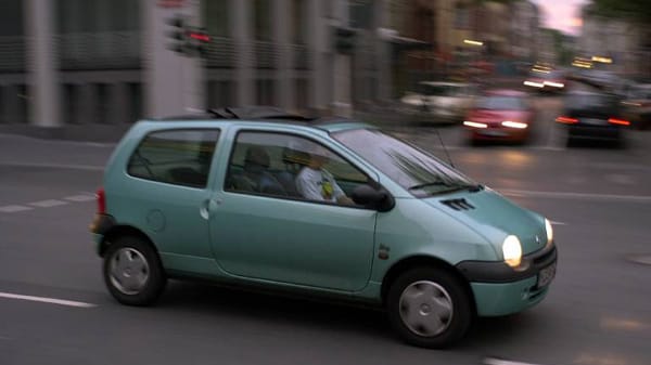 Renault Twingo: Der pfiffige Kleinwagen mit dem Kullerblick war vor allem bei Frauen beliebt.