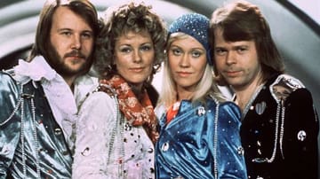Den Durchbruch schaffte ABBA mit der Teilnahme am Grand Prix Eurovision De La Chanson im Jahr 1974 in Brighton. Mit "Waterloo" siegten die vier souverän und wurden so über Schweden hinaus international bekannt.