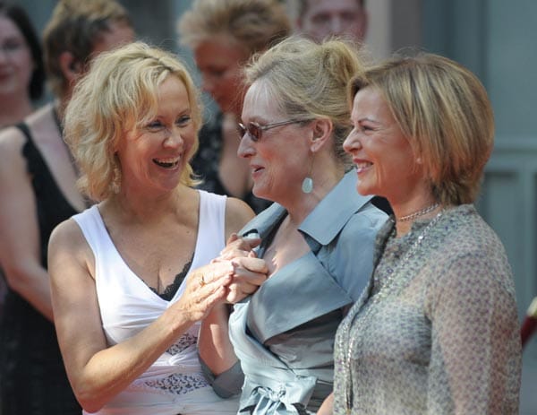 Auch Agnetha - hier links im Bild mit Meryl Streep und Anni-Frid bei der "Mamma Mia!"-Filmpremiere im Jahr 2008 - machte nach dem Aus von ABBA in den 80ern solo weiter, legte dann aber eine lange Pause ein. Erst im Jahr 2004 erschien nach 17 Jahren wieder ein Album mit Cover-Songs, sowie 2008 ein Best-Of-Album mit Songs ihrer Solo-Karriere.
