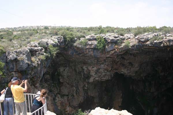 Die "Hölle" ist der Kosename einer der beiden Doliden der Korykischen Grotten.
