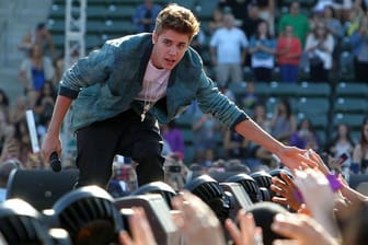 Justin Bieber erlitt bei einem Konzert in Paris eine Gehirnerschütterung.