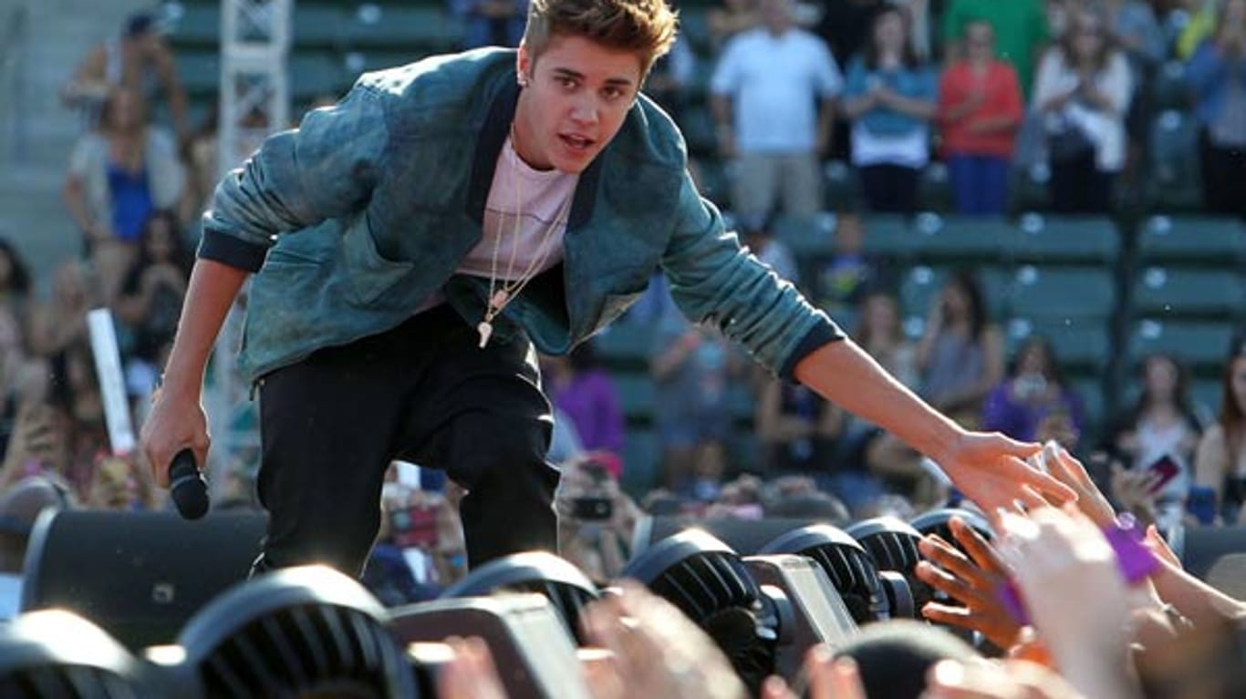 Justin Bieber erlitt bei einem Konzert in Paris eine Gehirnerschütterung.