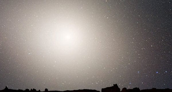 In sieben Milliarden Jahren wir die resultierende elliptische Galaxie einen Großteil des Nachthimmels einnehmen