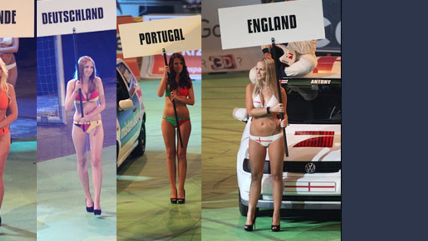 Sexy Bikini-Girls bei der "TV total Autoball EM 2012".