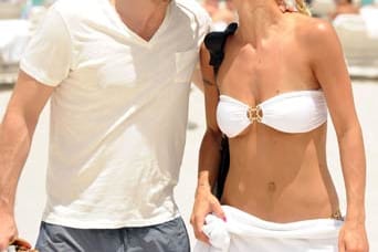 Michelle Hunziker und Tomaso Trussardi bringen den Sand von Florida zum Glühen...