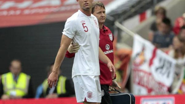 Gary Cahill, England: Der Stammverteidiger der "Three Lions" verletzte sich wenige Tage vor EM-Beginn im Freundschaftsspiel gegen Belgien. Dabei zog sich der Spieler des FC Chelsea einen doppelten Kieferbruch zu. Nationaltrainer Roy Hodgson nominierte Martin Kelly vom FC Liverpool nach.