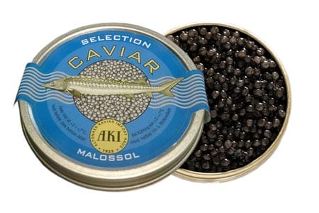 Die extra großen Kaviar Perlen von Malossol sind nicht nur eine echte Delicatesse, sondern stecken auch voller Eiweiß. Die 97 Euro für ein Döschen sollten Ihnen das wert sein.