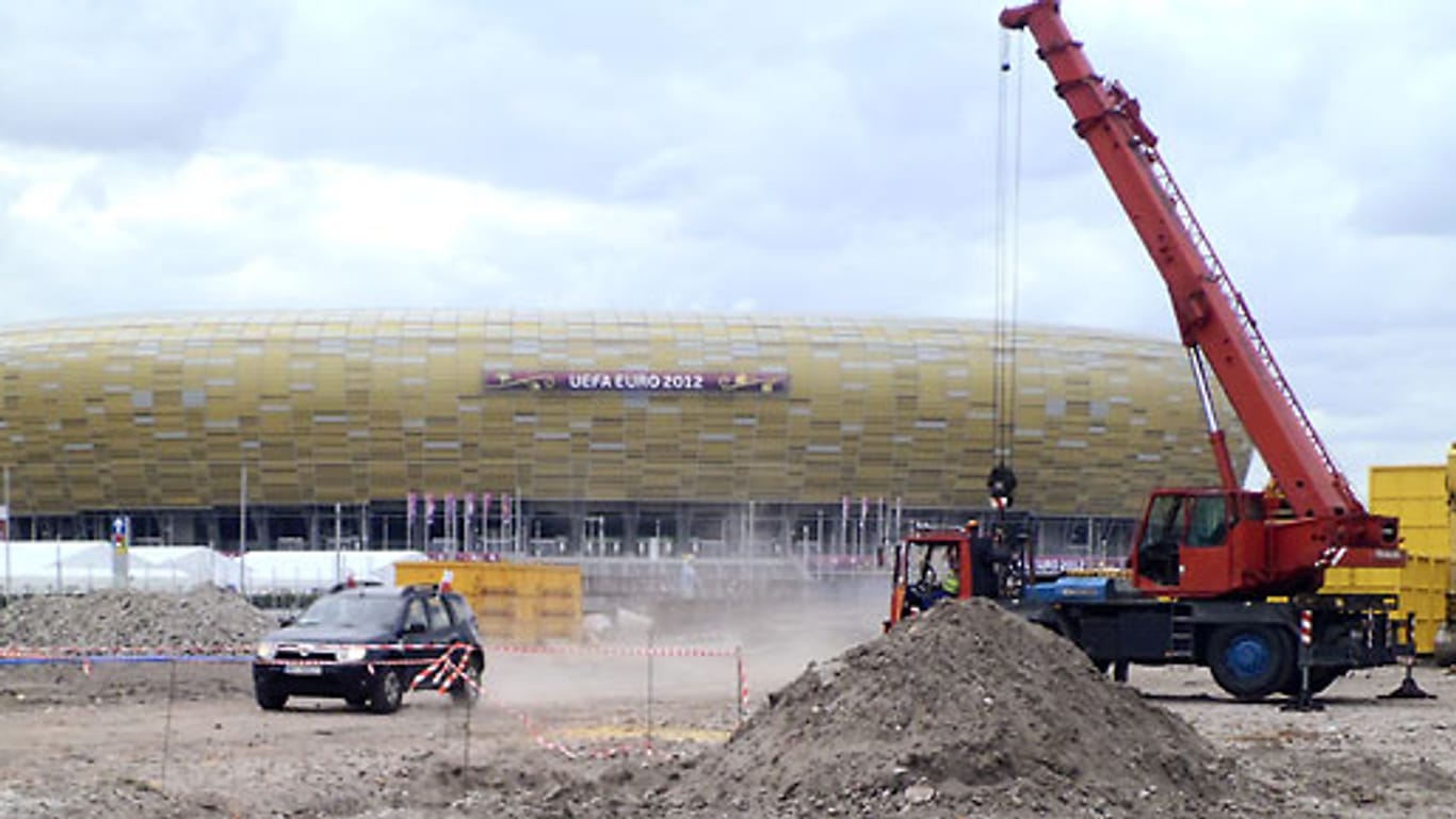 Das EM-Stadion in Danzig ist noch die reinste Baustelle.
