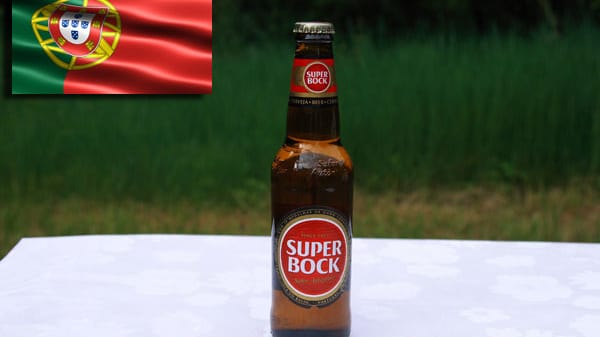 Auf dem 15. Platz landet Portugal. Schiffner konstatiert, eine merkbare Bittere und ein trockenes Finale seien das einzig auffallende am Superbock, das gut trinkbar sei, wenn man nichts anderes habe. Auch Maruhn würde es sich einschenken – bei 38 Grad im Schatten sei es bestimmt eine echte Erfrischung.