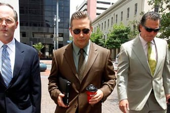 Stephen Baldwin (Mitte) verklagt Kevin Costner auf Millionensumme.