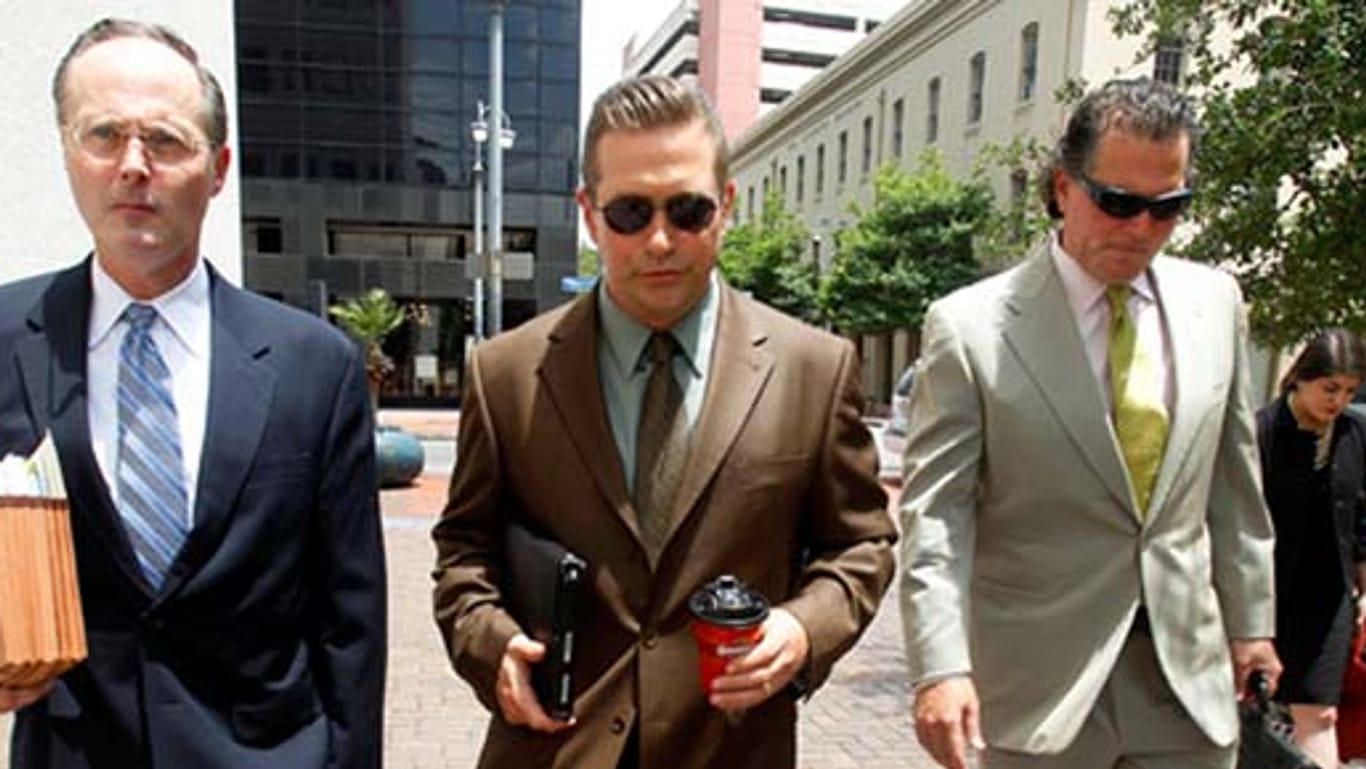 Stephen Baldwin (Mitte) verklagt Kevin Costner auf Millionensumme.